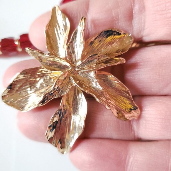 Gold Flower Earrings - Picture 5 of 9